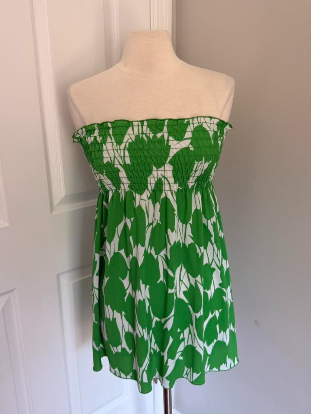 GREEN AND WHITE RB‎ STRAPLESS FLOWY TUBE TOP